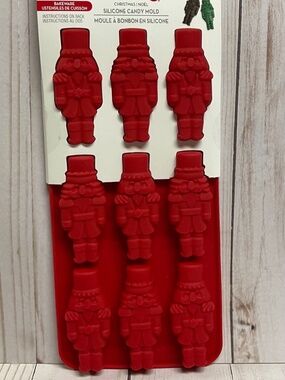 Holiday Silicone Candy Mold Chocolate Treat Butter Christmas Nutcracker NEW